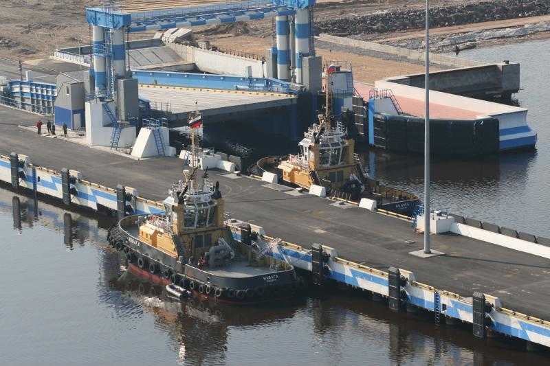 Комплекс наливных грузов в морском торговом порту Усть-Луга